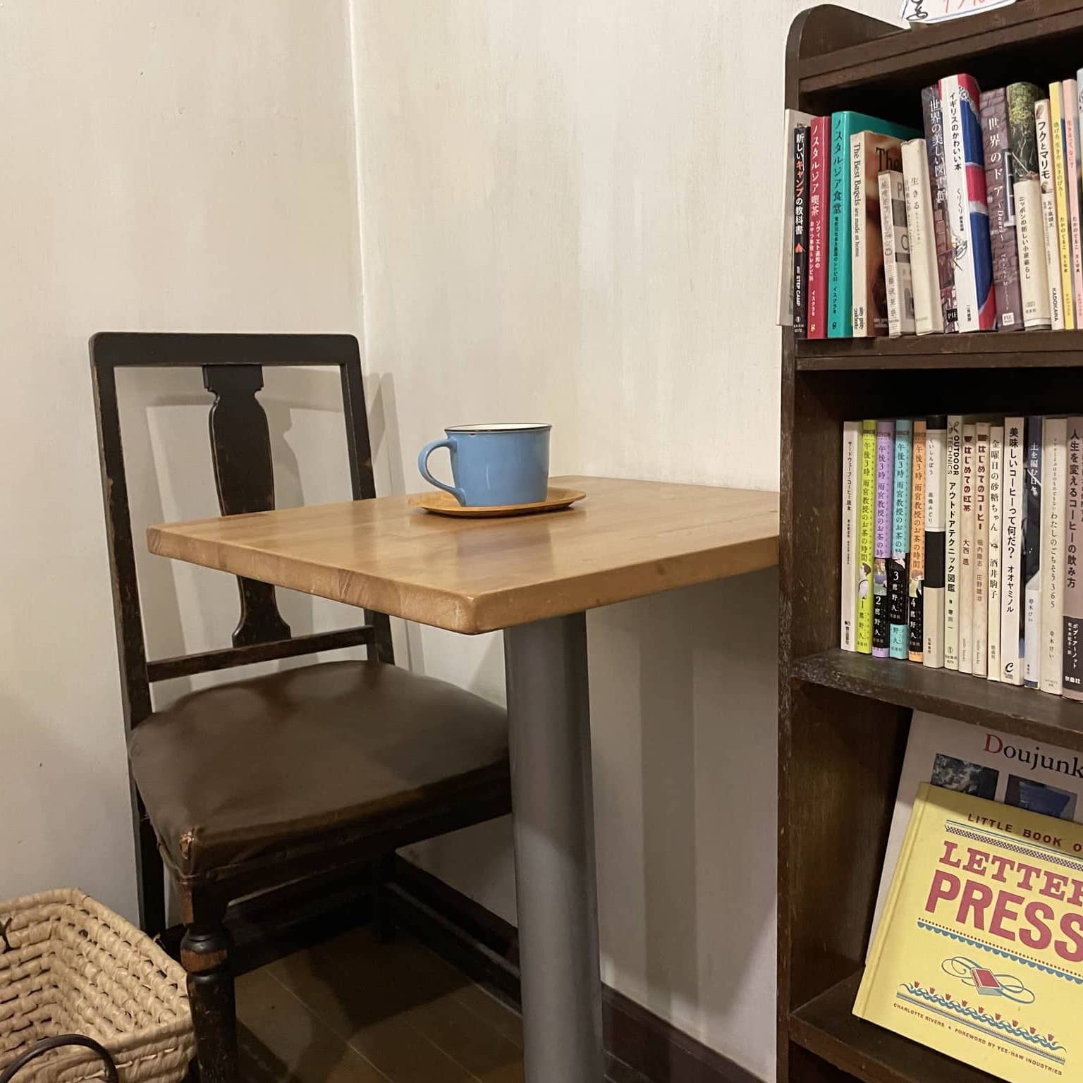 カフェスペース一人席